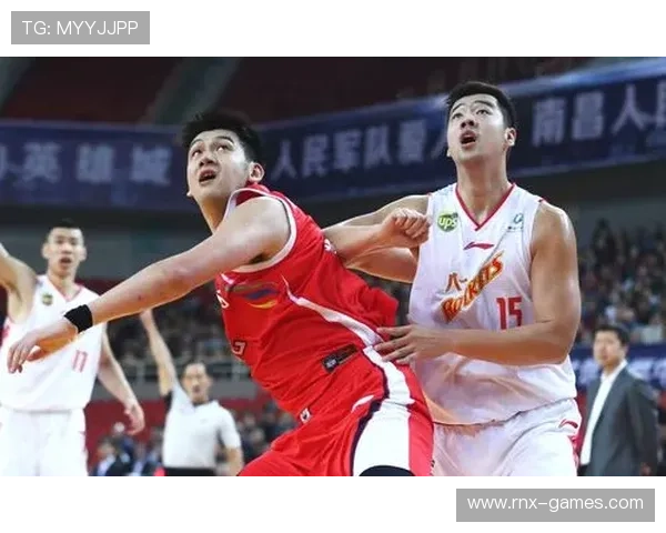 赫尔特三分大赛惊艳全场，精准投篮引爆球迷热情